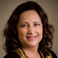 headshot of Evelyn Villalobos